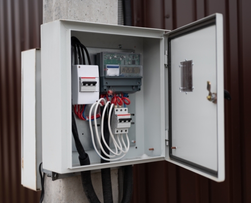 Aurora Material Solutions offers custom thermoplastics & polymers for Battery Energy Storage Systems (BESS)
